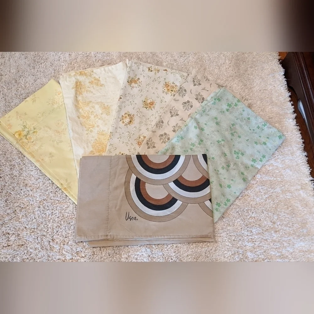 𝅺6 Vintage Pillowcases Standard Size